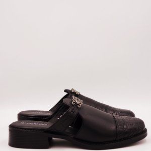 Minnetonka Slip on Leather Clogs B149